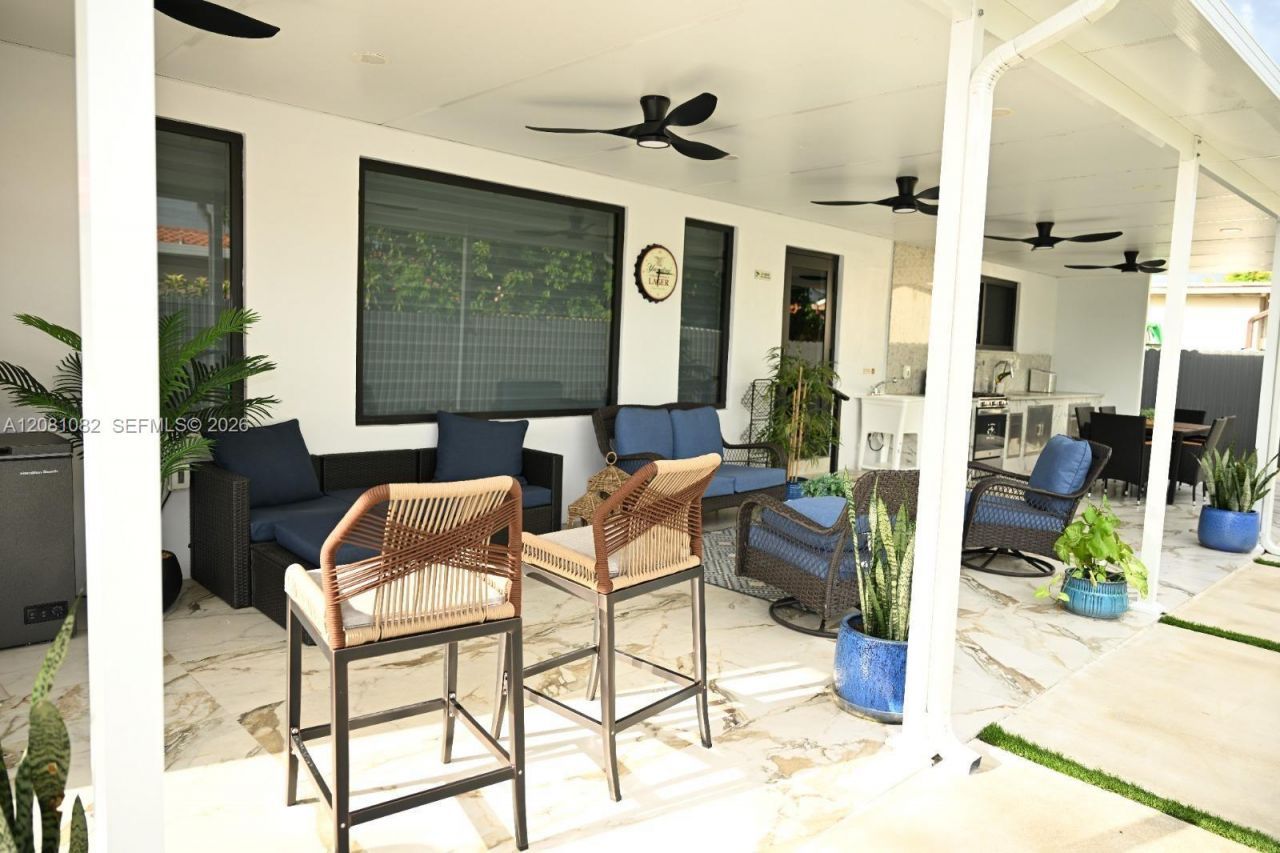 850 W 51st Pl, Hialeah, FL 33012 Photo