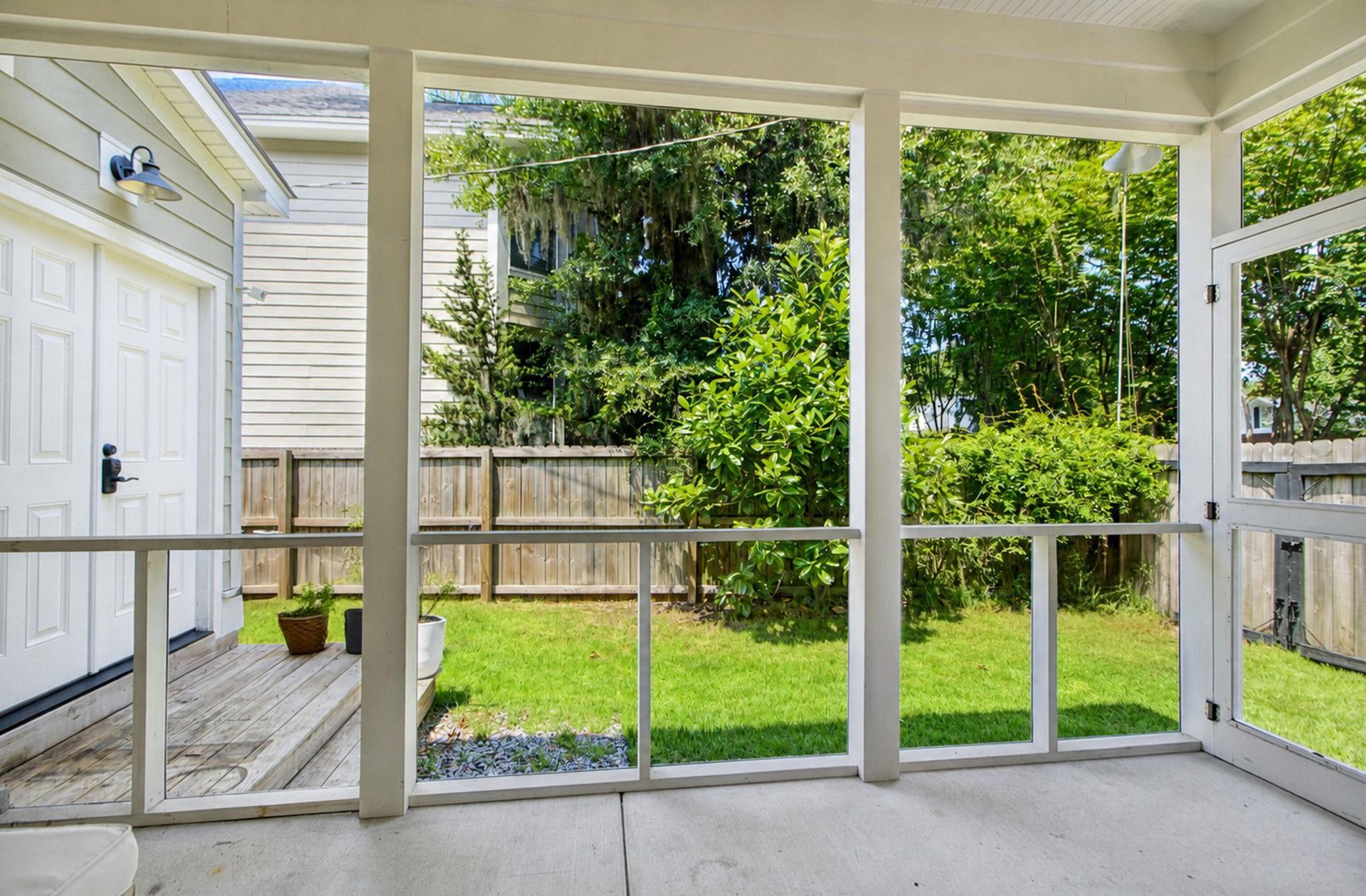 2204 Wappoo Drive Photo 9