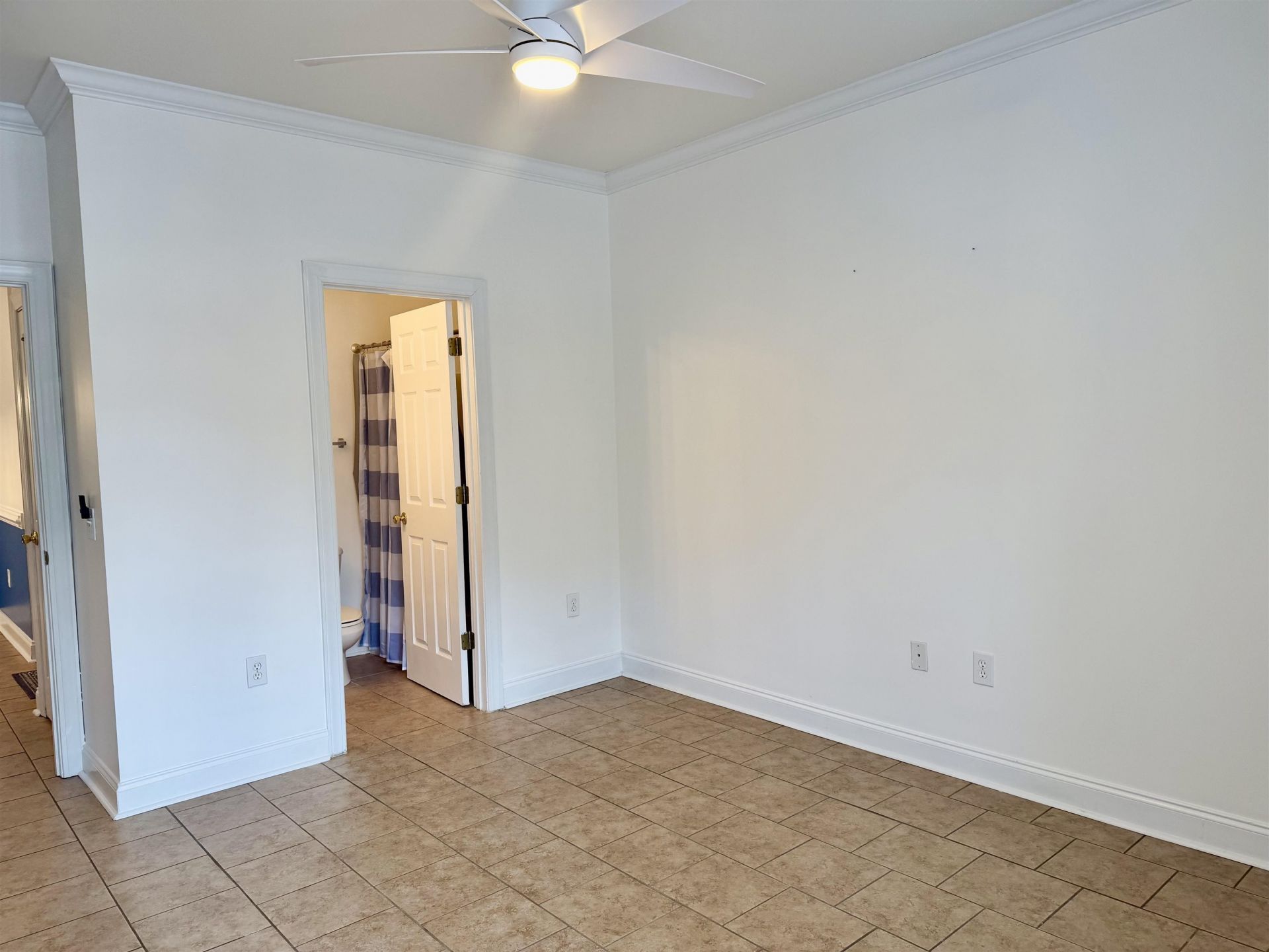 2049 Silver Crest Dr. Photo 21