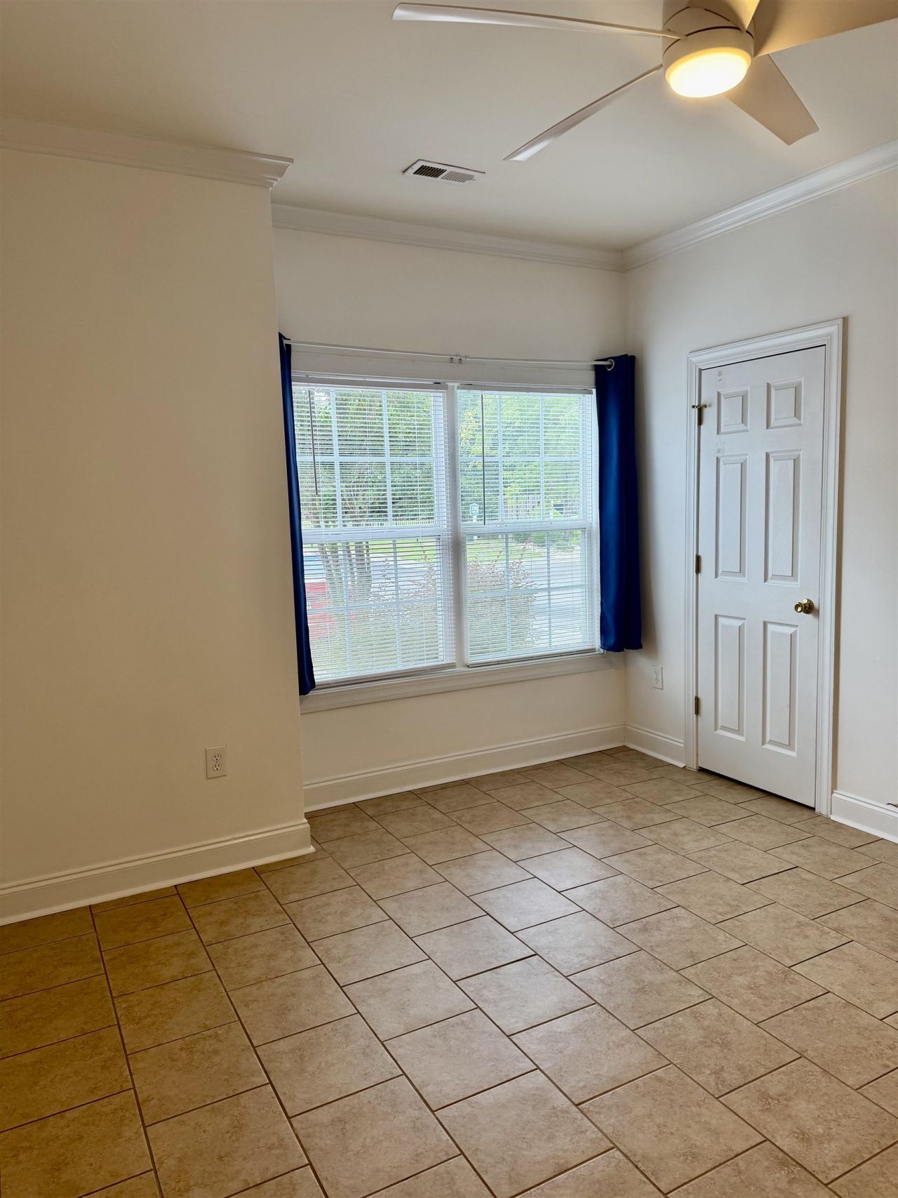 2049 Silver Crest Dr. Photo 22