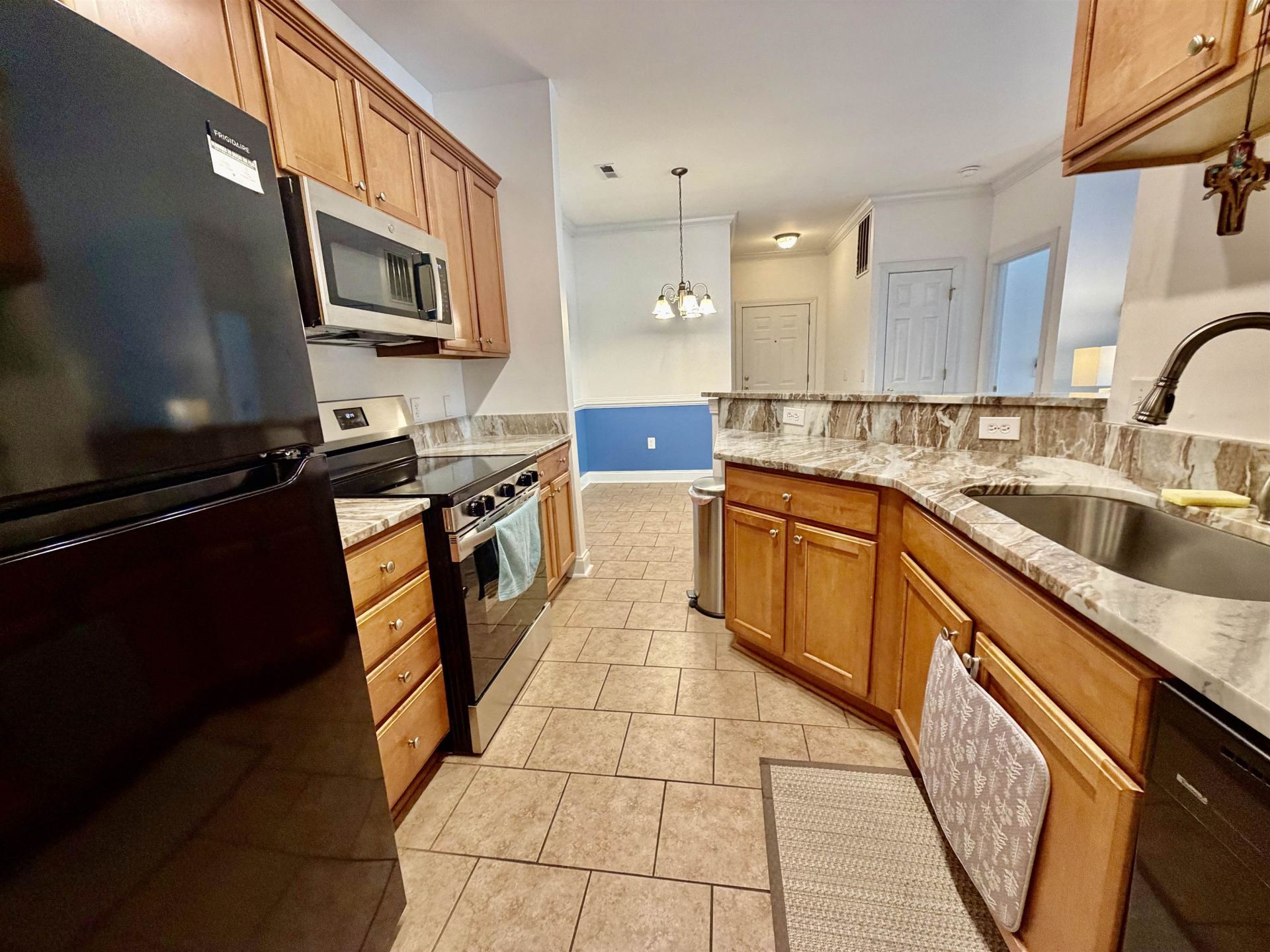 2049 Silver Crest Dr. Photo 6