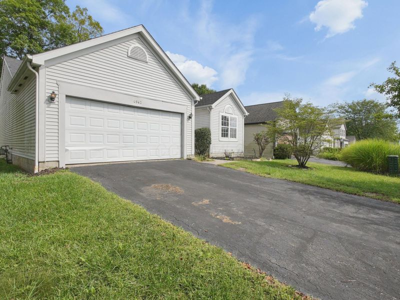 4942 Petticoat Court, Columbus, OH 43231 Photo 2
