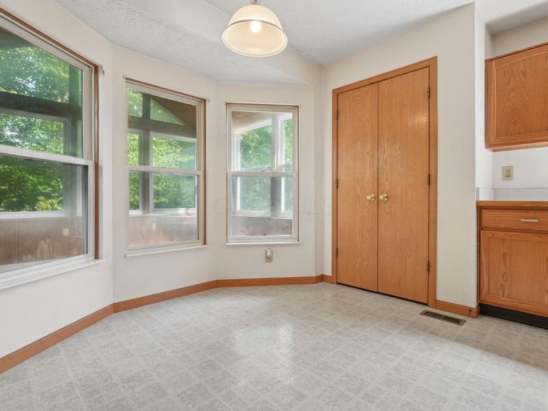 4942 Petticoat Court, Columbus, OH 43231 Photo 6