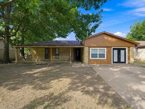 301 Suzanne Terrace, Burleson, TX 76028