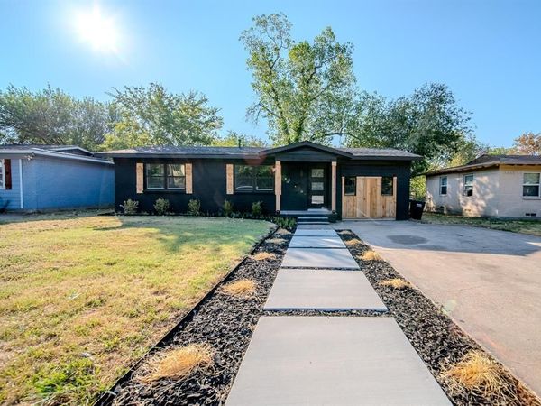 1530 Hillcrest Street , Mesquite, TX 75149