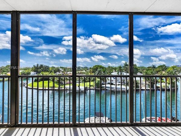 2500 NE 135th St, Unit C311, North Miami, FL 33181