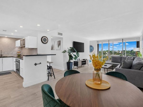 2500 NE 135th St , Unit C311, North Miami, FL 33181