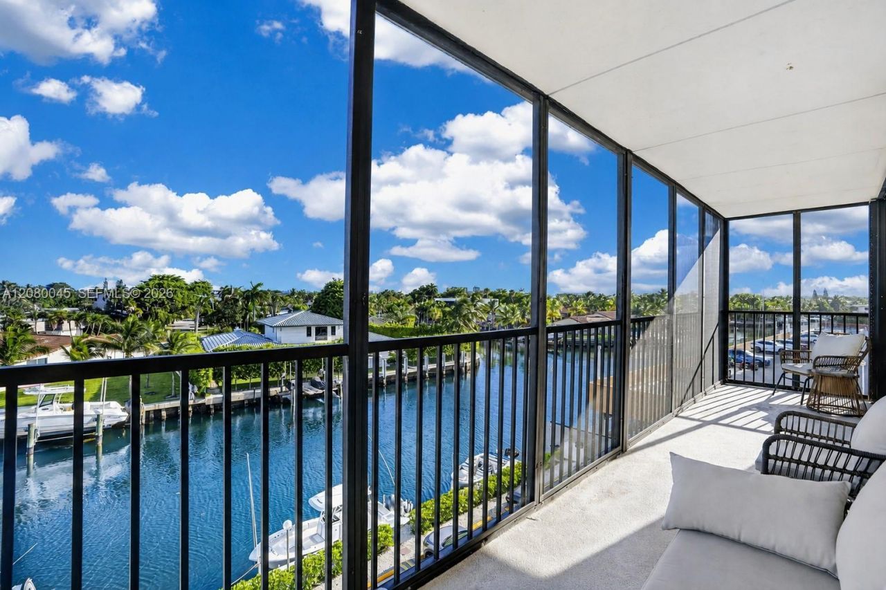 2500 NE 135th St, Unit C311, North Miami, FL 33181 Photo