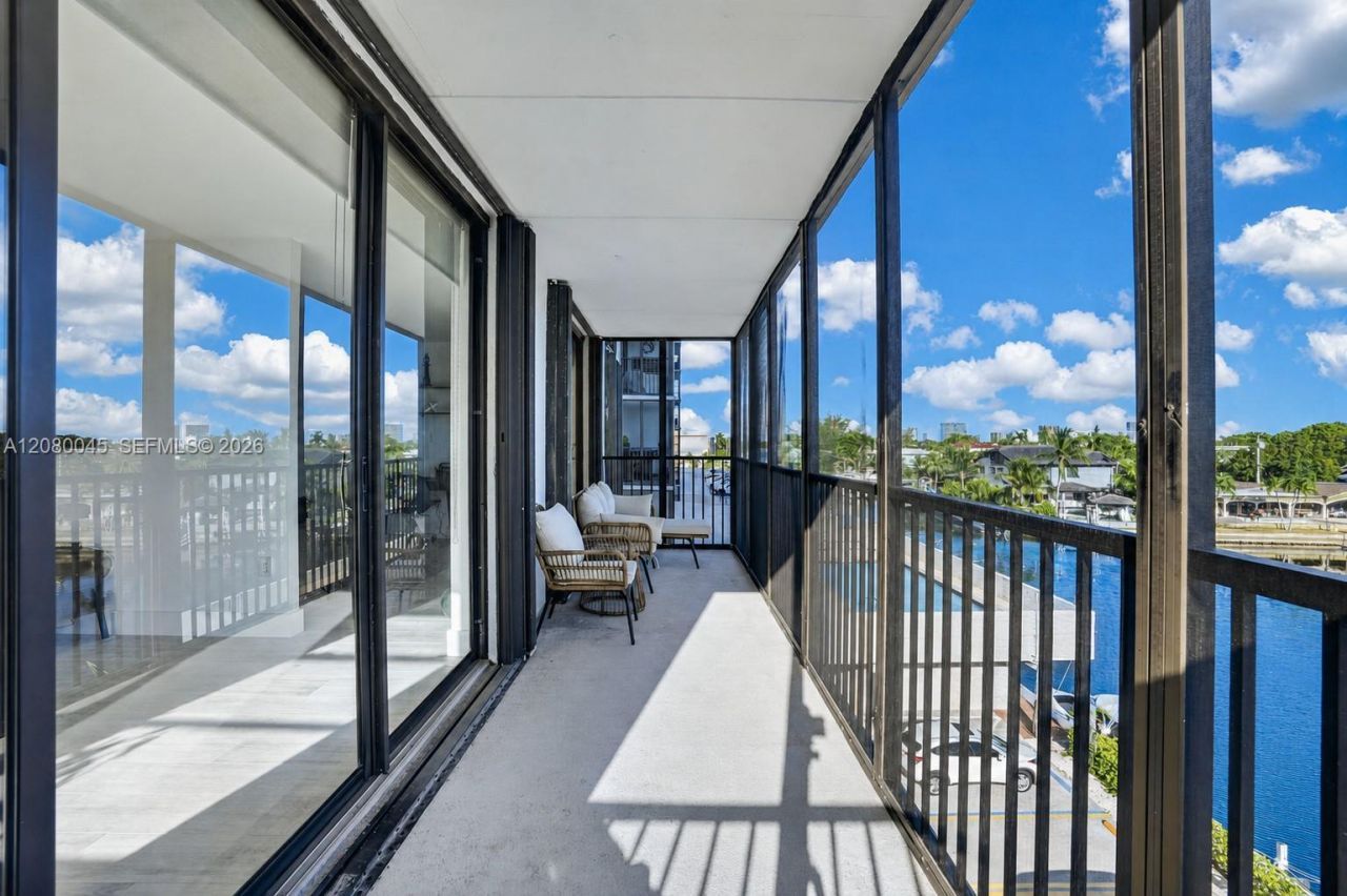 2500 NE 135th St, Unit C311, North Miami, FL 33181 Photo