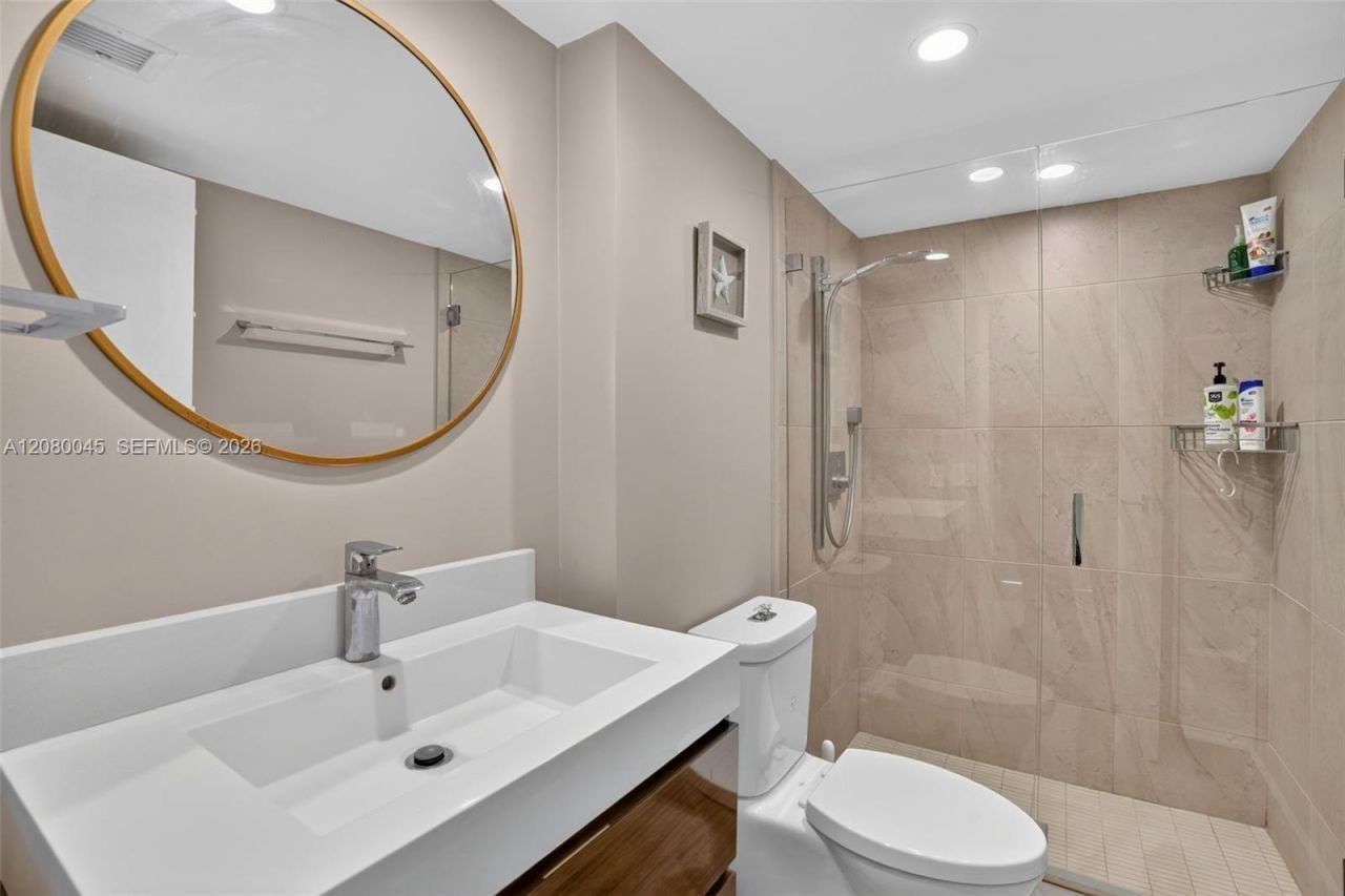 2500 NE 135th St, Unit C311, North Miami, FL 33181 Photo