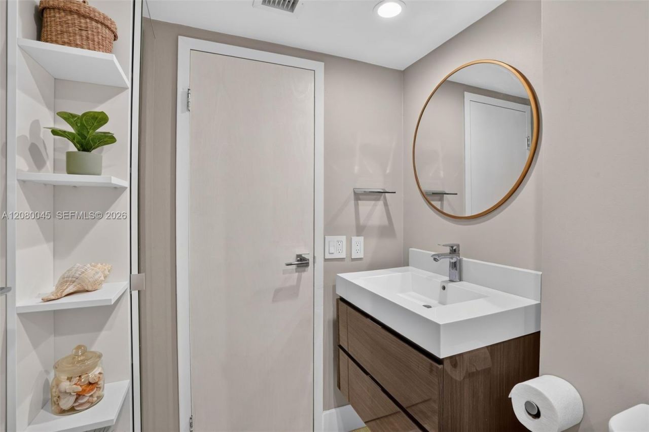 2500 NE 135th St, Unit C311, North Miami, FL 33181 Photo