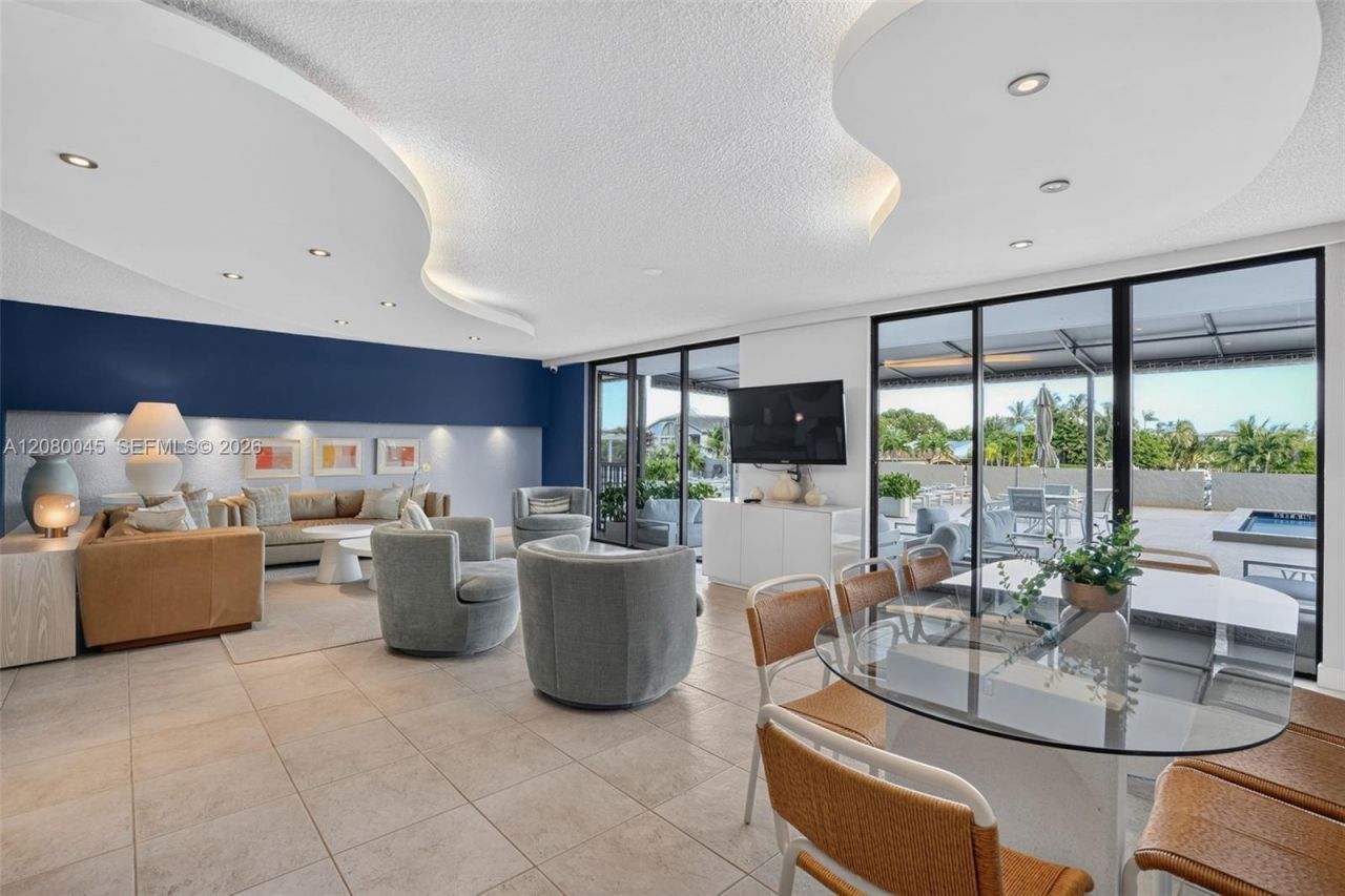 2500 NE 135th St, Unit C311, North Miami, FL 33181 Photo