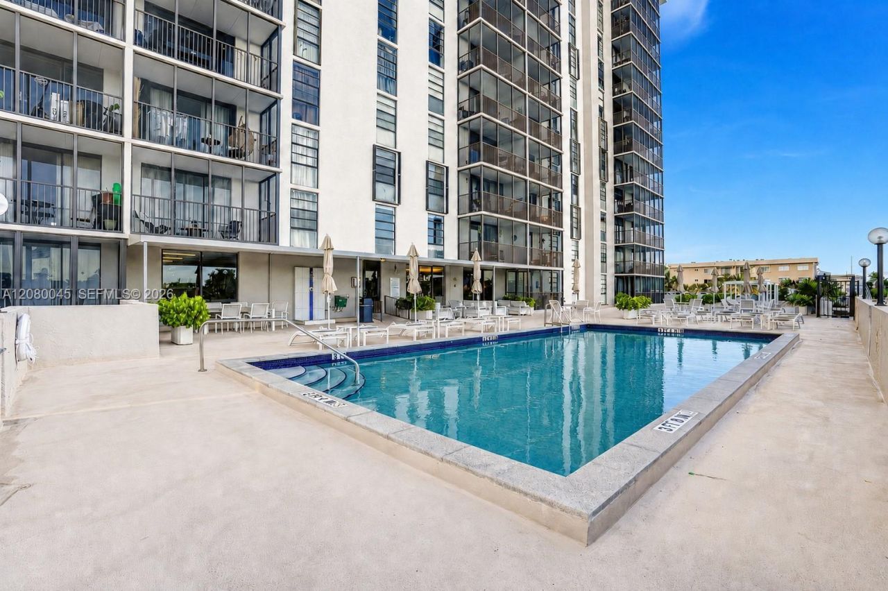 2500 NE 135th St, Unit C311, North Miami, FL 33181 Photo