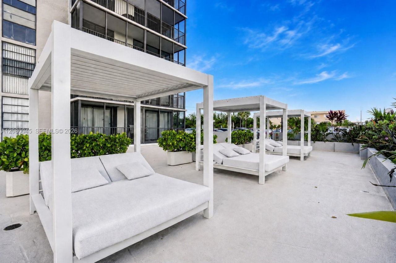 2500 NE 135th St, Unit C311, North Miami, FL 33181 Photo