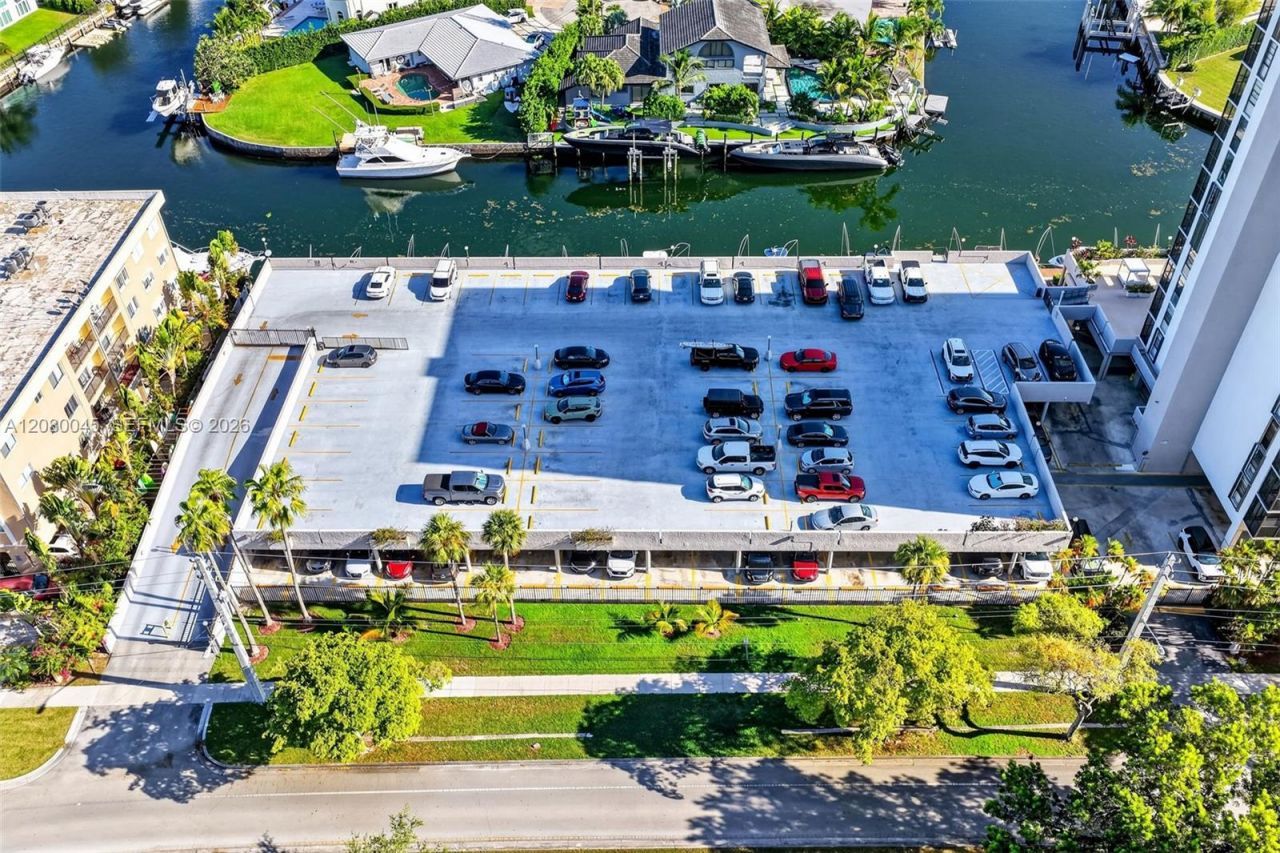 2500 NE 135th St, Unit C311, North Miami, FL 33181 Photo