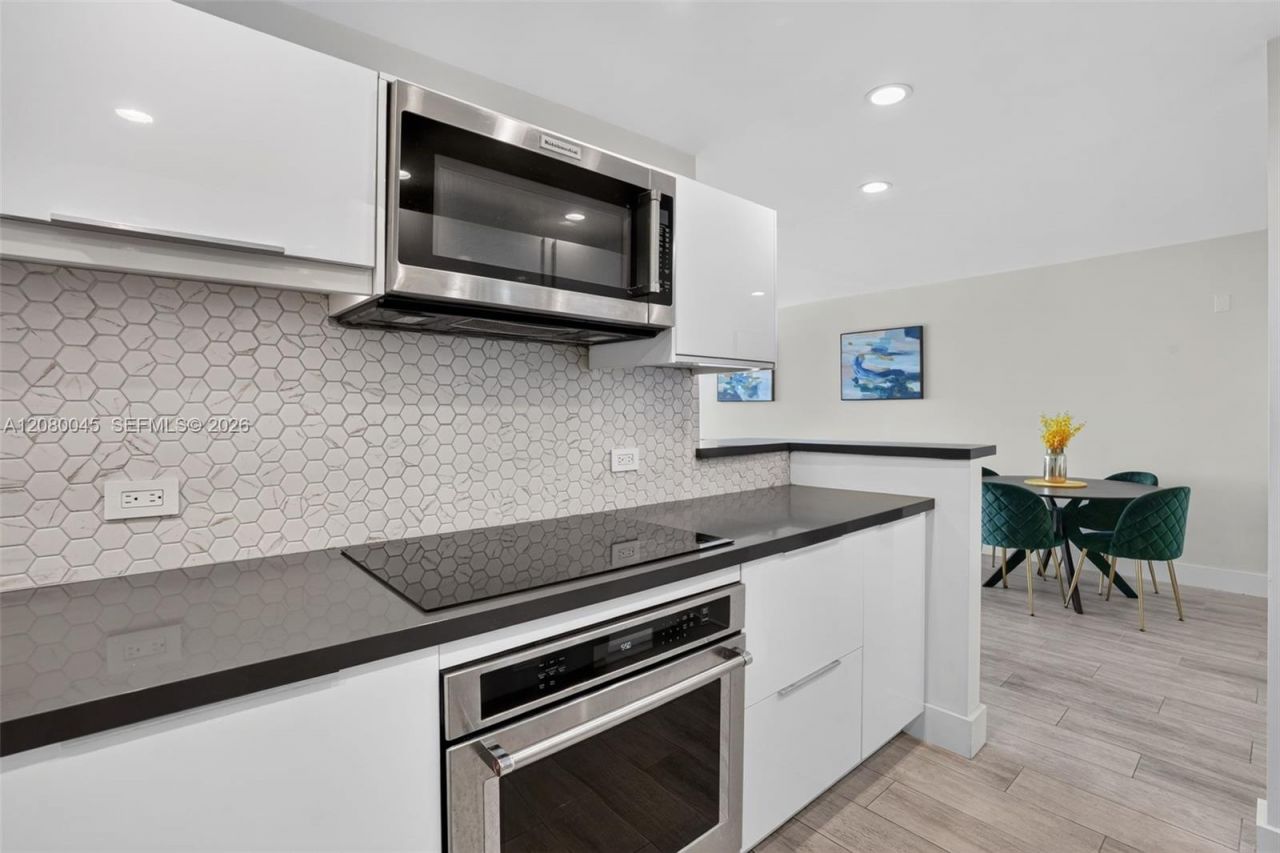 2500 NE 135th St, Unit C311, North Miami, FL 33181 Photo