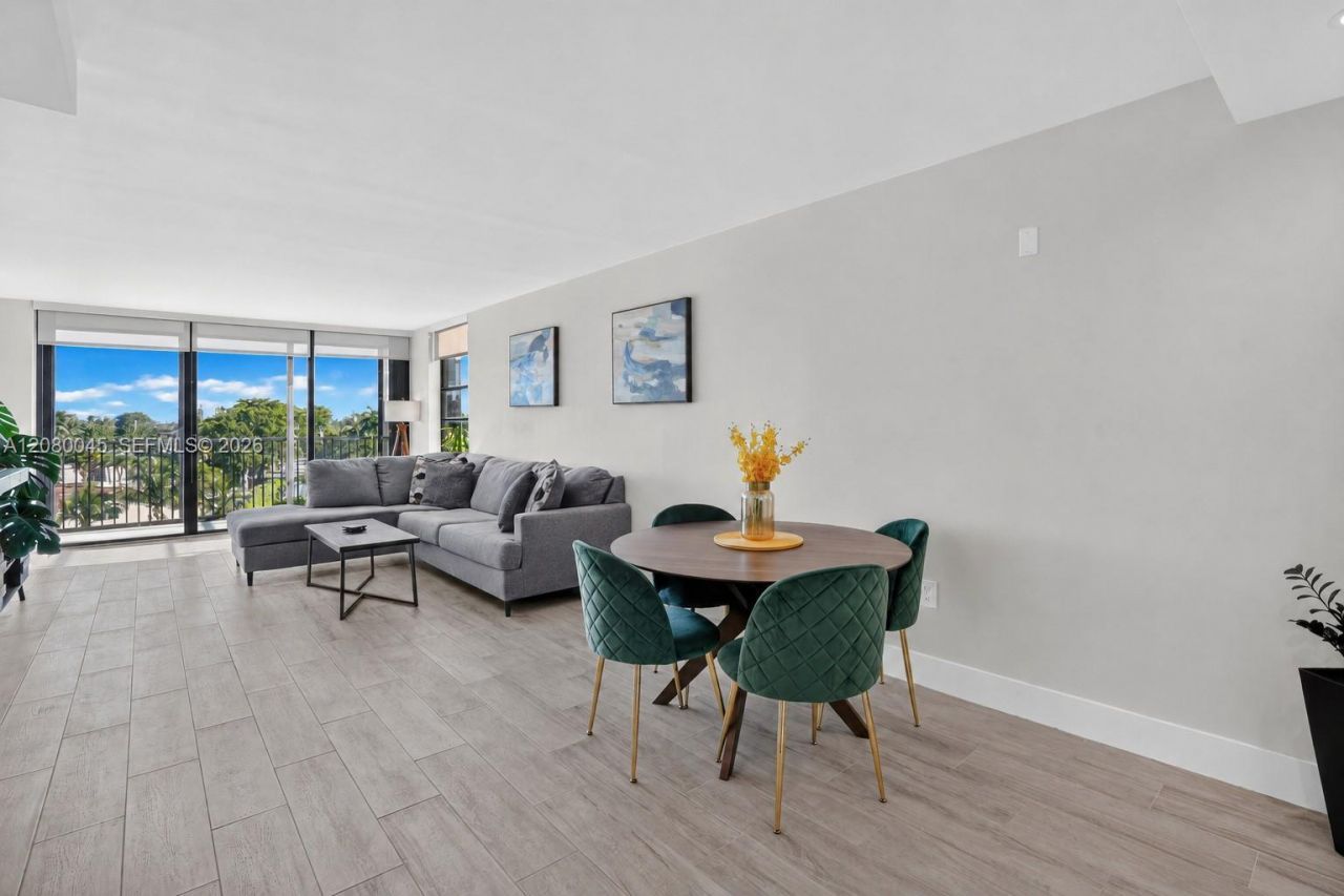 2500 NE 135th St, Unit C311, North Miami, FL 33181 Photo
