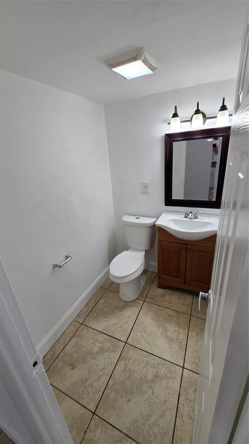 15205 NE 6th Avenue, Unit D206, Miami, FL 33162 Photo