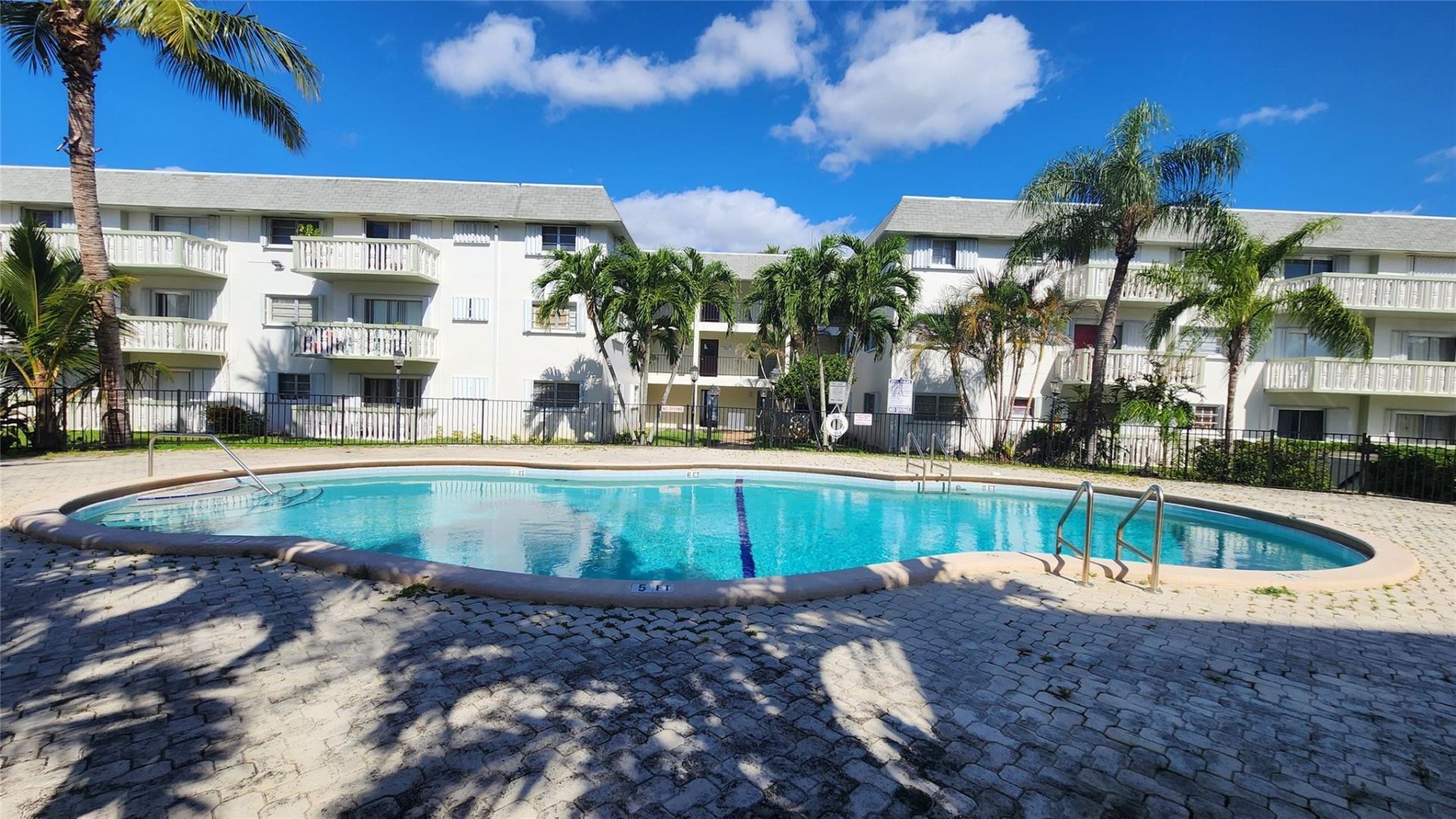 15205 NE 6th Avenue, Unit D206, Miami, FL 33162 Photo