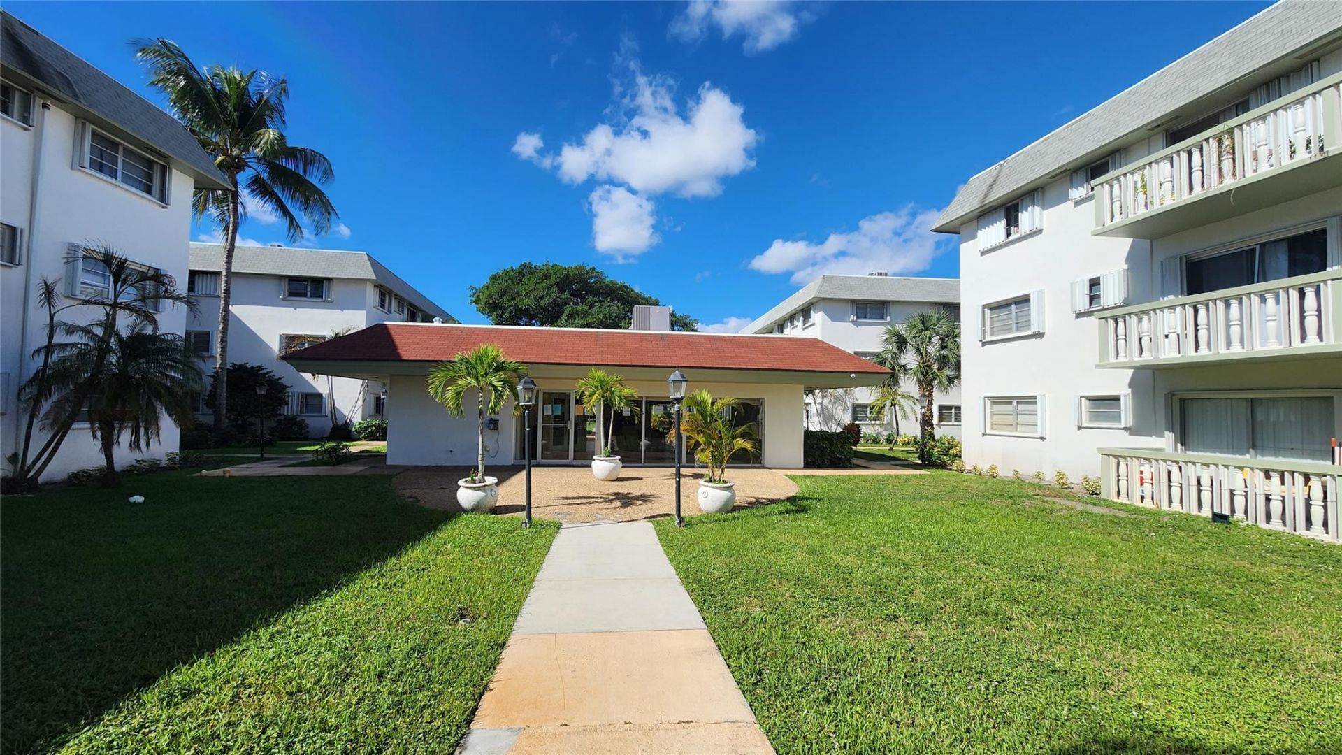 15205 NE 6th Avenue, Unit D206, Miami, FL 33162 Photo