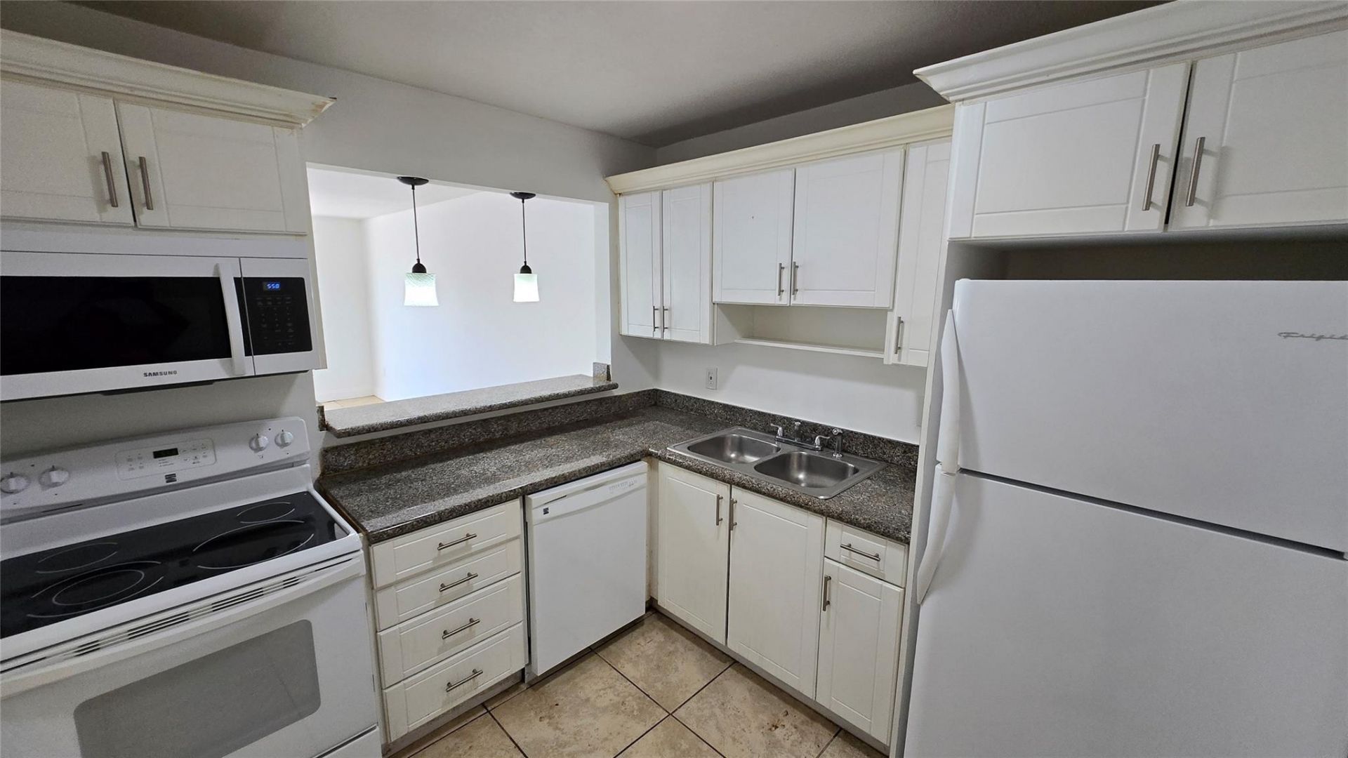 15205 NE 6th Avenue, Unit D206, Miami, FL 33162 Photo