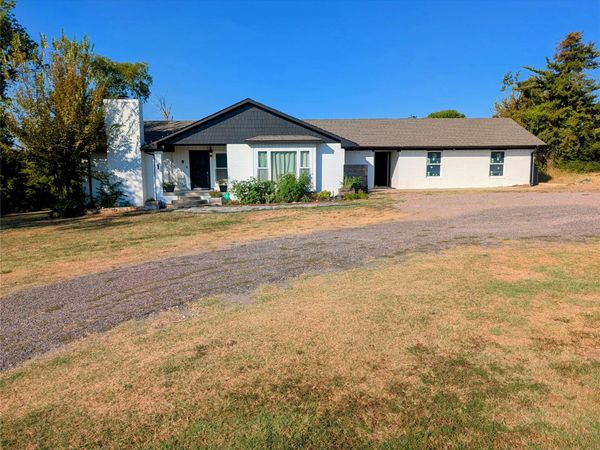 910 Oak Hollow Road , Madill, OK 73446