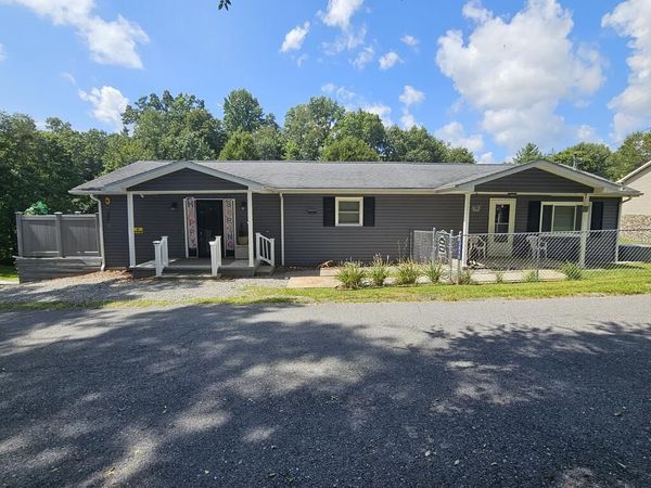 305 Willis Avenue, CRAB ORCHARD, WV 25827