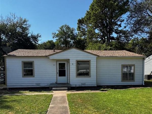 111 Atkinson Drive , Sherman, TX 75092