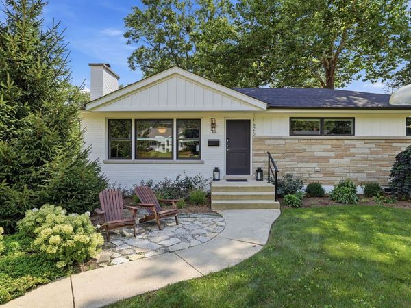 1526 E Forest Avenue , Wheaton, IL 60187