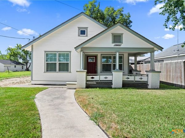 1903 E North Street , Victoria, TX 77901