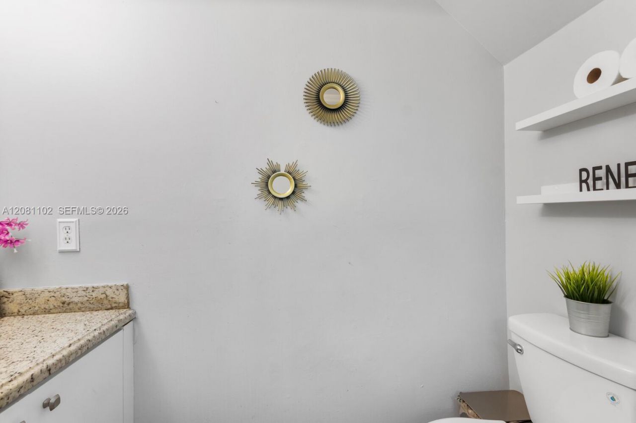 8210 NW 10th St, Unit 4, Miami, FL 33126 Photo