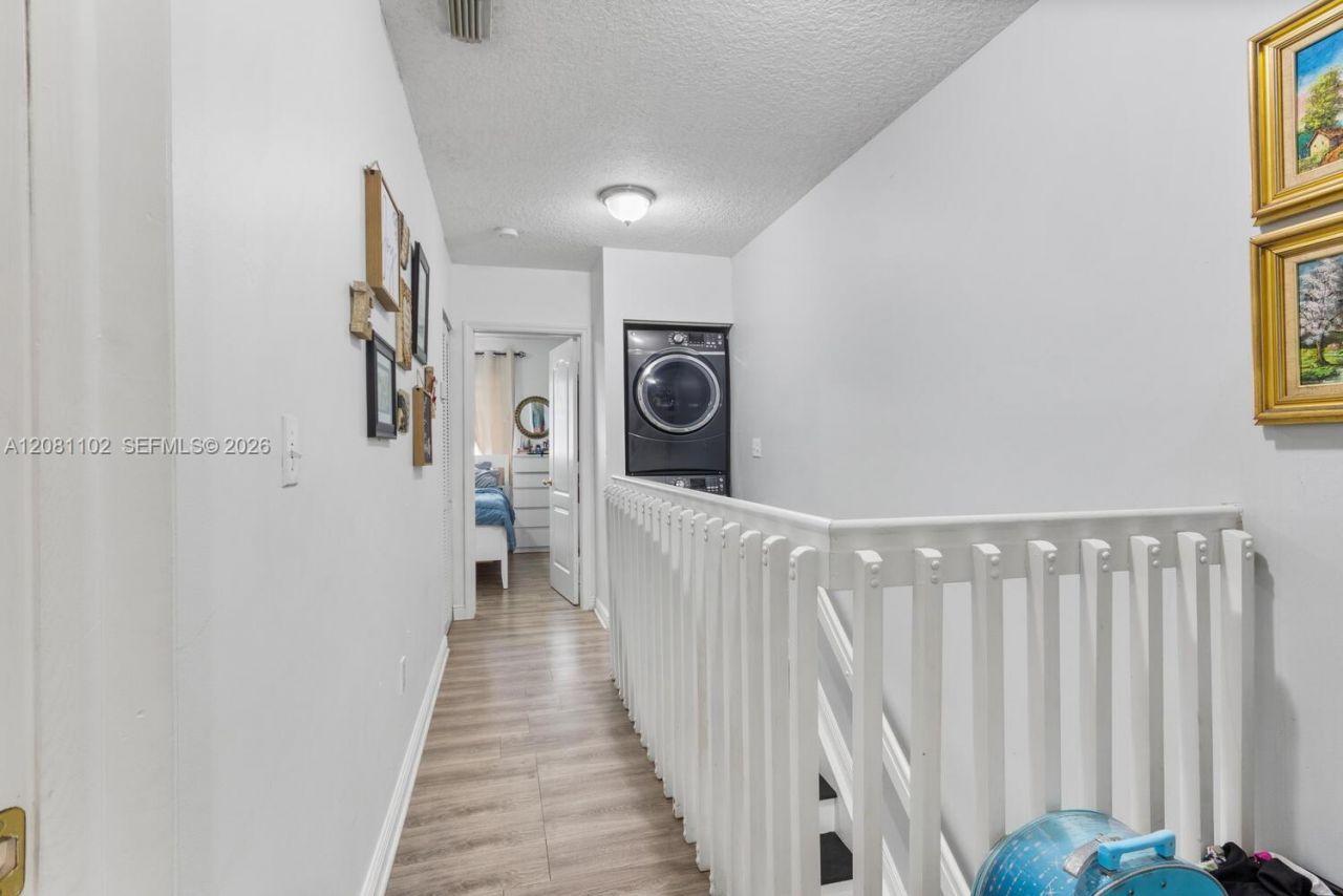 8210 NW 10th St, Unit 4, Miami, FL 33126 Photo