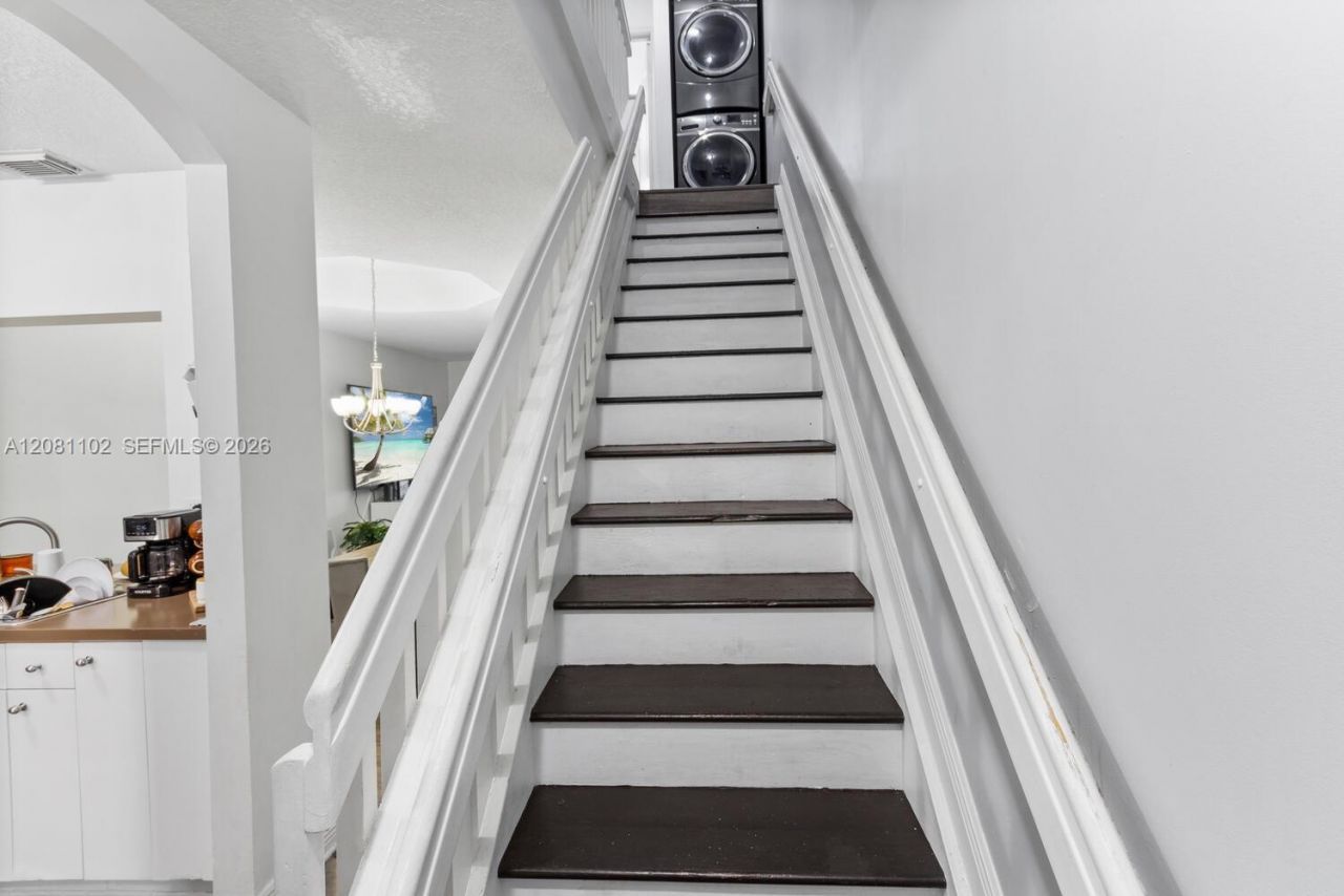 8210 NW 10th St, Unit 4, Miami, FL 33126 Photo