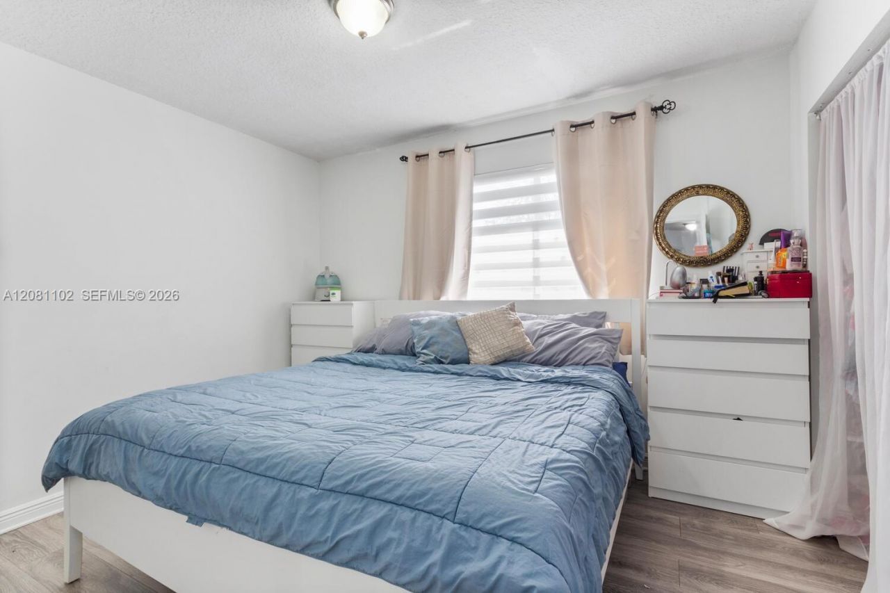 8210 NW 10th St, Unit 4, Miami, FL 33126 Photo