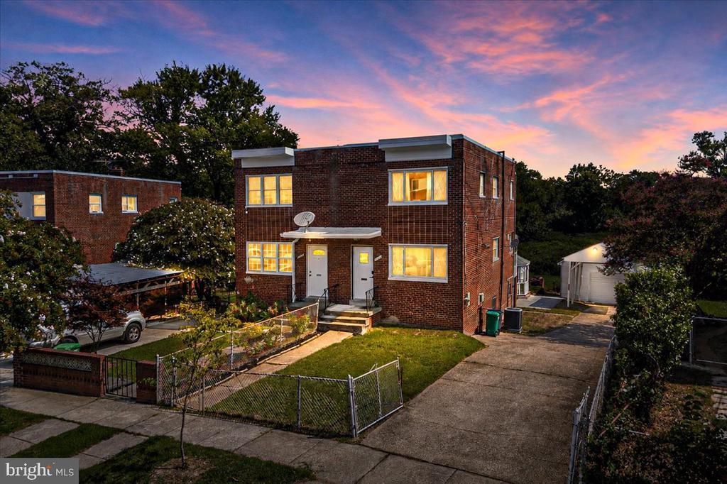 1814 LONGFORD DRIVE , HYATTSVILLE, MD 20782