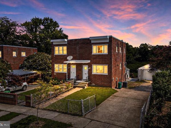 1814 LONGFORD DRIVE, HYATTSVILLE, MD 20782