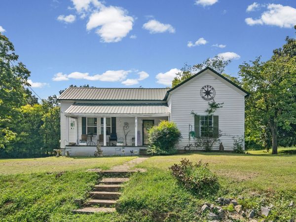 2540 Spring St , Pleasant View, TN 37146