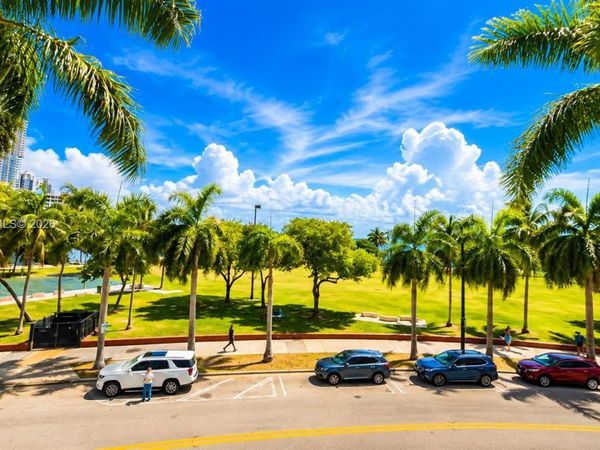 1900 N Bayshore Dr, Unit 504, Miami, FL 33132