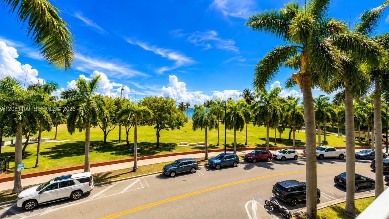 1900 N Bayshore Dr, Unit 504, Miami, FL 33132 Photo