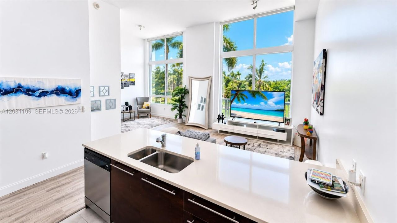 1900 N Bayshore Dr, Unit 504, Miami, FL 33132 Photo