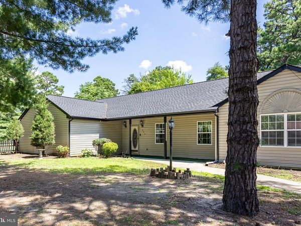 201 CAYUGA TRAIL, BROWNS MILLS, NJ 08015