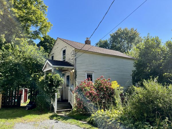 8 Railroad Avenue, Kinderhook, NY 12106