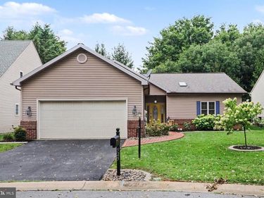 525 WATERSIDE CIRCLE, LEBANON, PA 17042