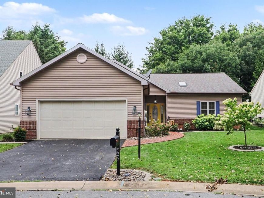 525 Waterside Circle, Lebanon, PA 17042 Main Photo