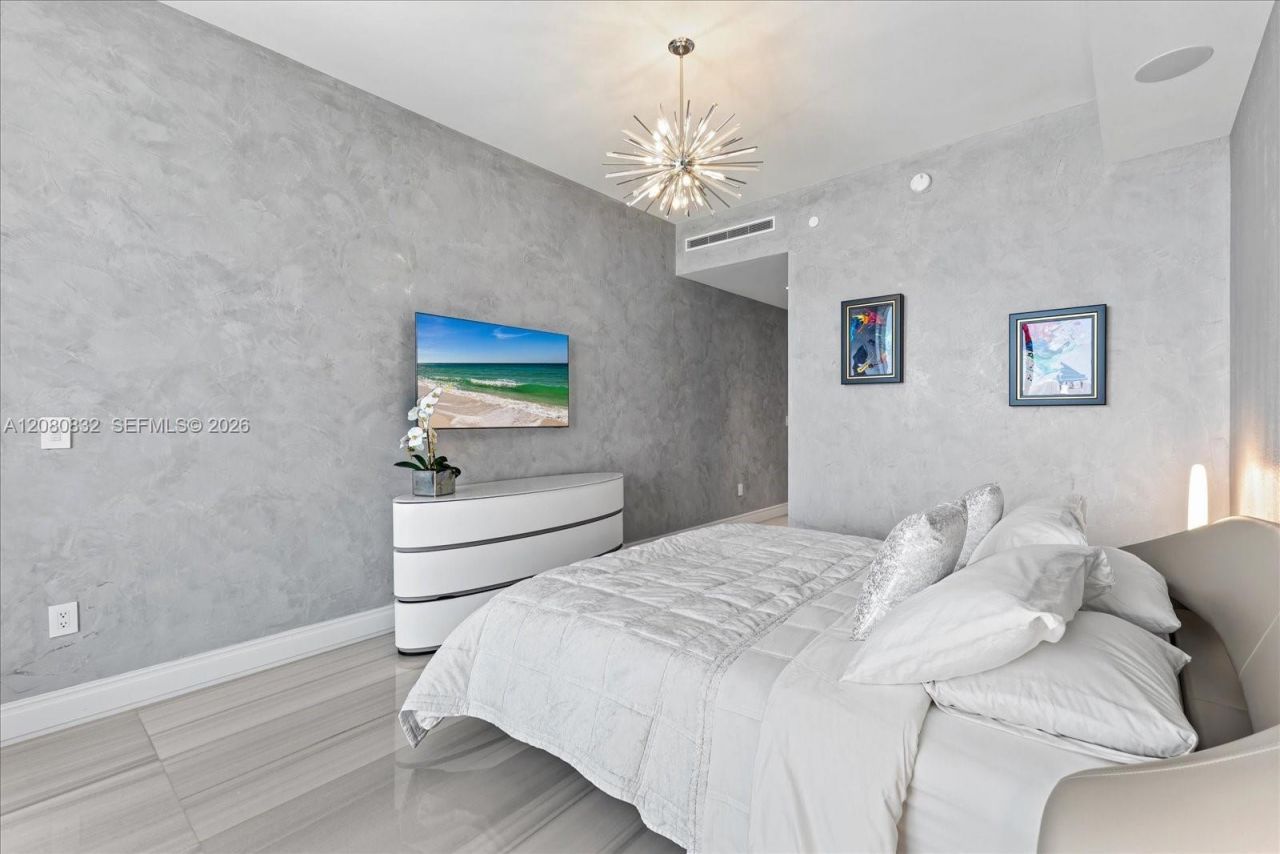 17901 Collins Ave , Unit 2802, Sunny Isles Beach, FL 33160 Photo