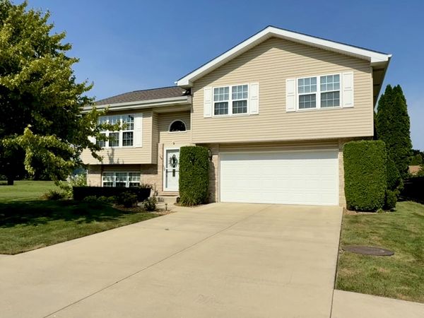 684 Cherokee Drive , Bourbonnais, IL 60914