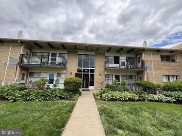 4901 AMERICANA DRIVE, Unit 202, ANNANDALE, VA 22003