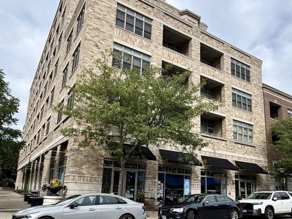 10 S Dunton Avenue, Unit 707, Arlington Heights, IL 60005