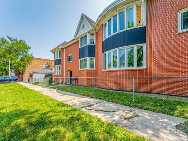 6401 S Albany Avenue , Chicago, IL 60629