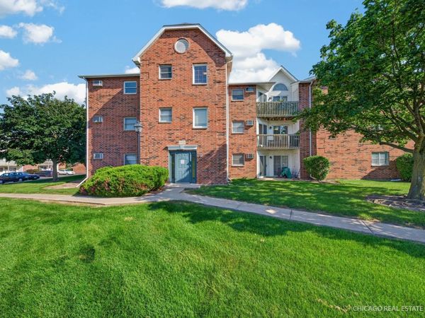 1375 Cunat Court , Unit 2C, Lake In The Hills, IL 60156